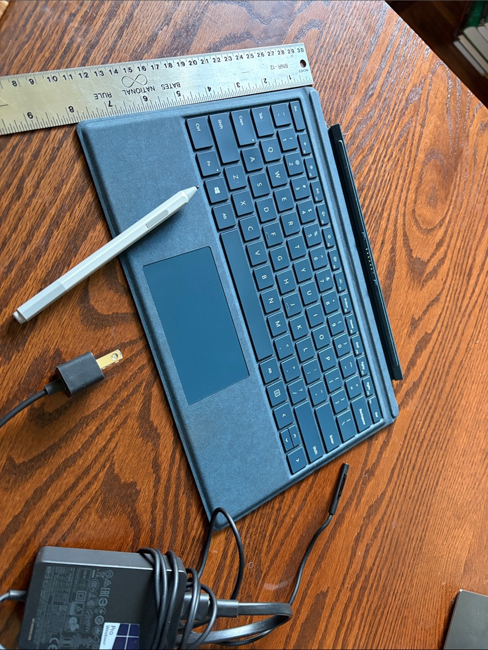 Microsoft Surface Pro Detachable Keyboard with Charger and Stylus, all Original